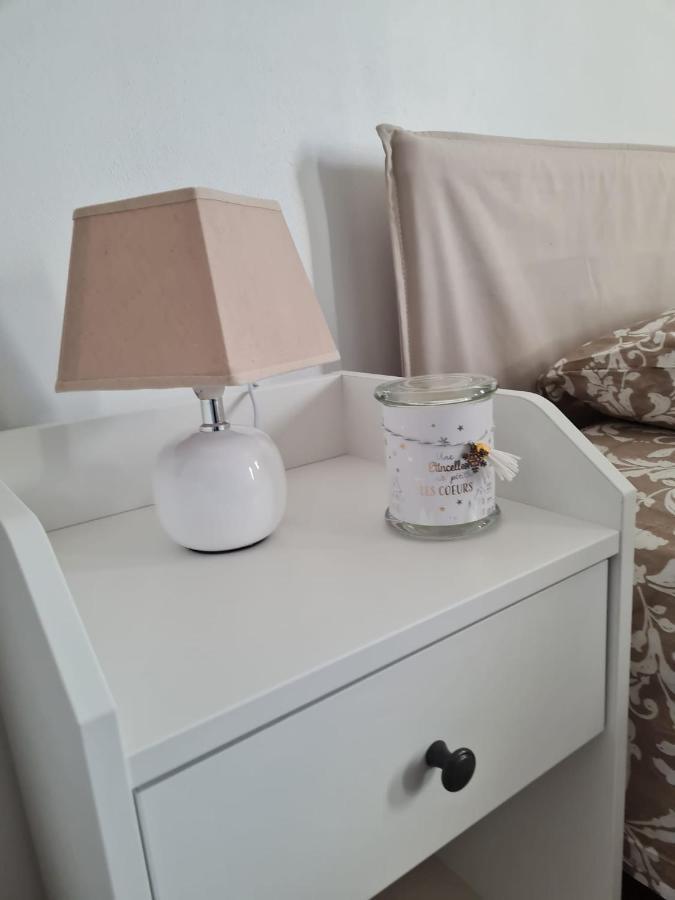 Le Repaire Du Soleil Appartement Aigues-Mortes Buitenkant foto